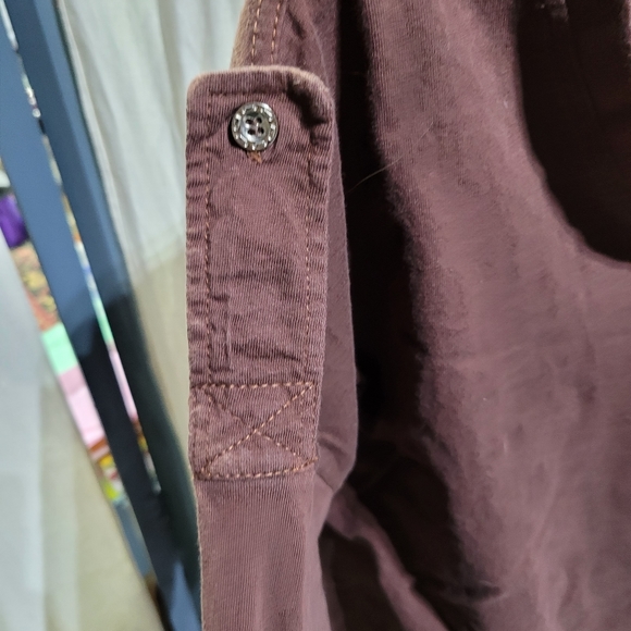 (4055) Large and in Charge, Mens Size XL, 1 pocket, V-Neck, Brown, - Picture 5 of 7